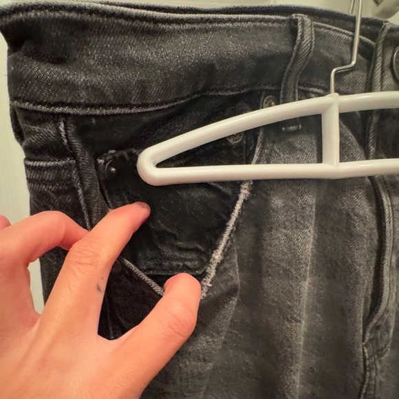 WOMENS AE BLACK WASHED BAGGY MOM JEANS SIZE 2 SHORT - Picture 7 of 16